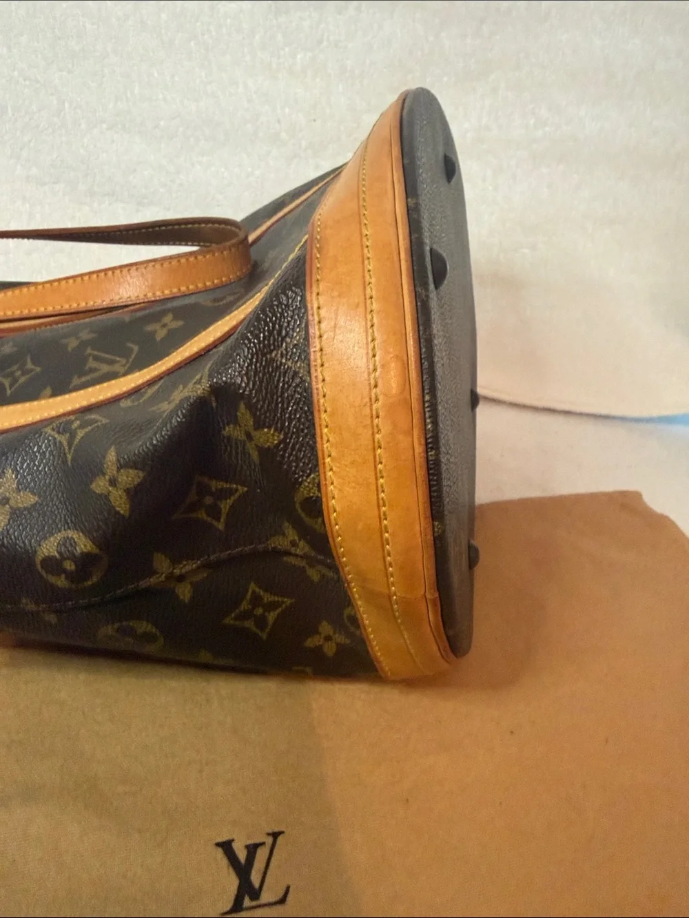 Louis Vuitton Tote Bag Bucket GM Brown Monogram with Louis Vuitton Pouch